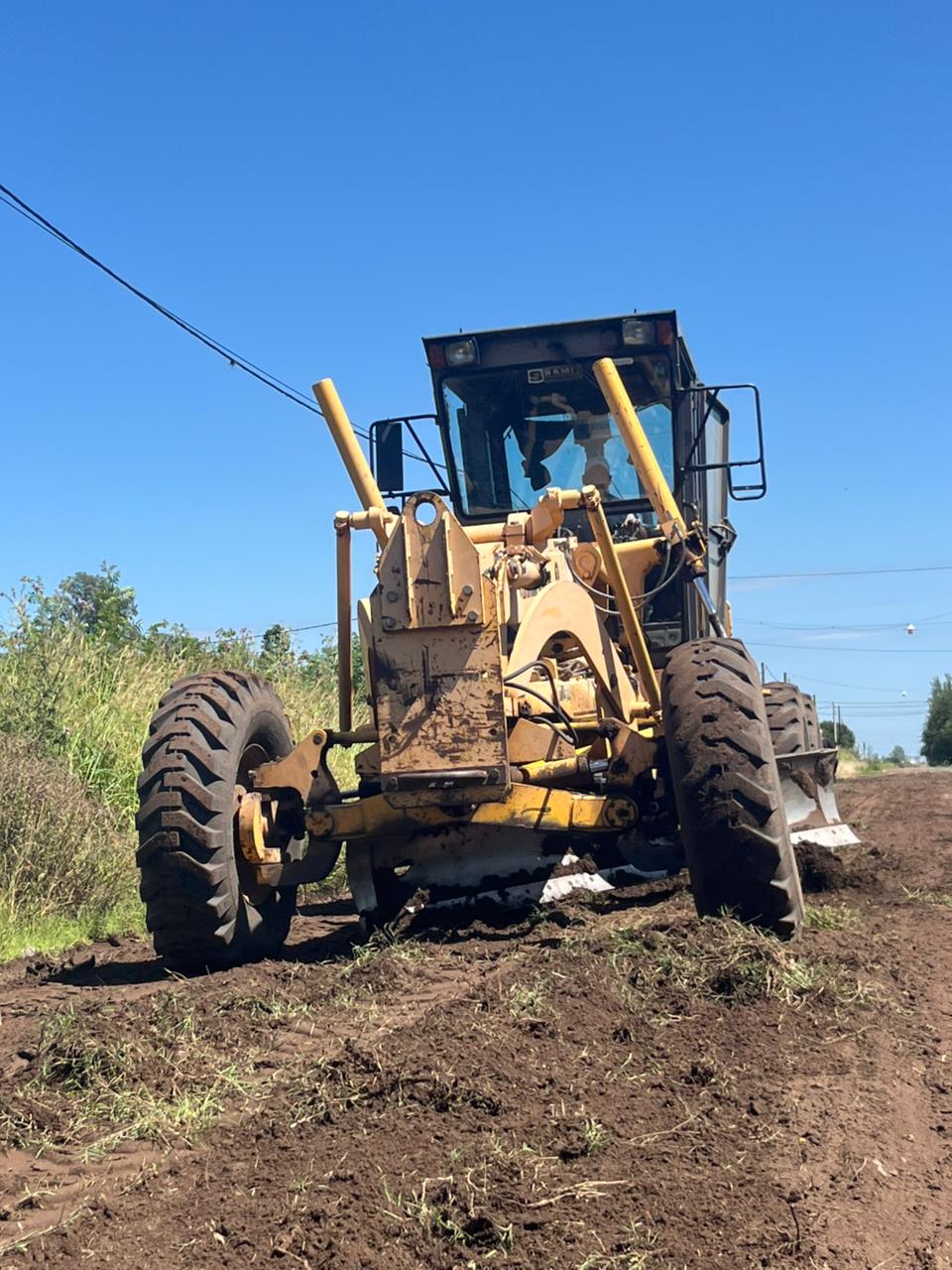 TRABAJOS PREVIOS PARA LA COLOCACIÓN DE PIEDRA EN BARRIOS DE LA CIUDAD